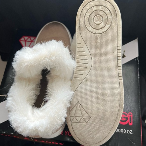 Rock & Candy by Zigi tan chukka boot in size 7 US. - Picture 3 of 8